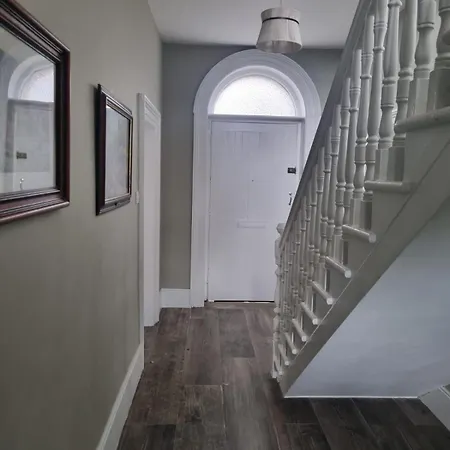 Moorefield * Ньюбридж